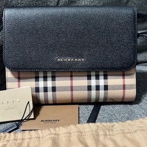 BRAND NEW!NEVER USED! With tag, authenticity card, dust bag!